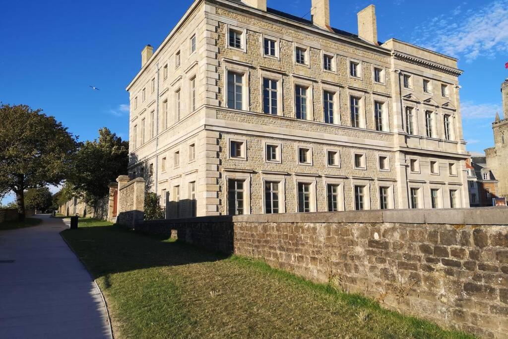 Appartement Au Coeur Des Remparts 볼로뉴쉬르메르 외부 사진